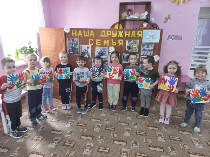 «Крепка семья - Сильна Россия» «Крепка семья - Сильна Россия».